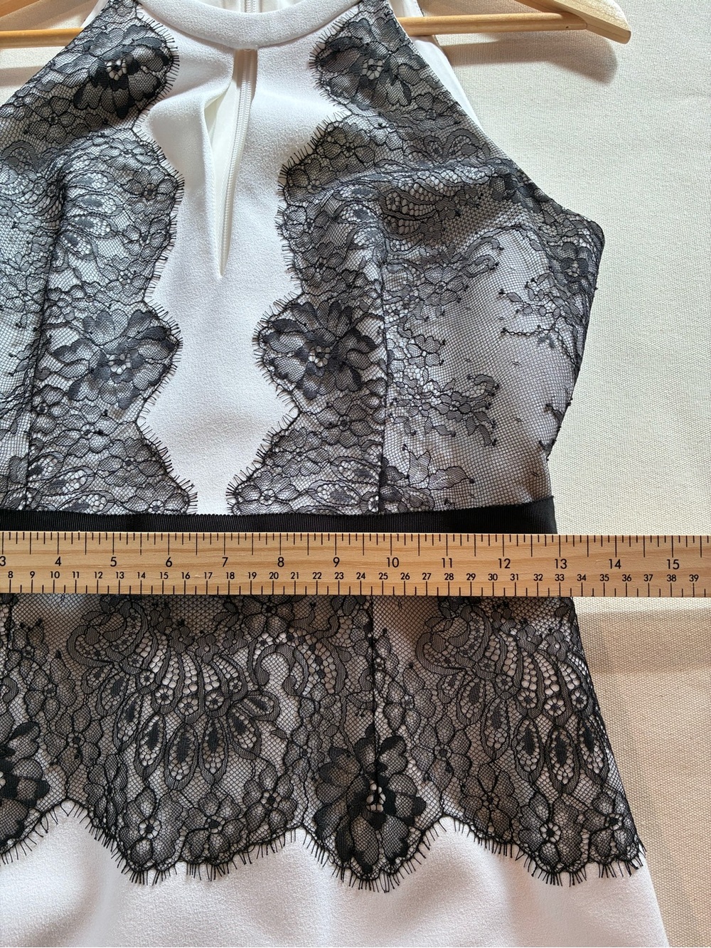 NWT BCBGMaxAzria Georgianna Lace Bicolour Halter Maxi Gown 4 - Picture 10 of 16